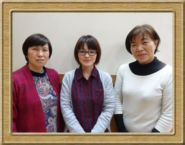 左から えんどう先生、こずえ先生、あきこ先生